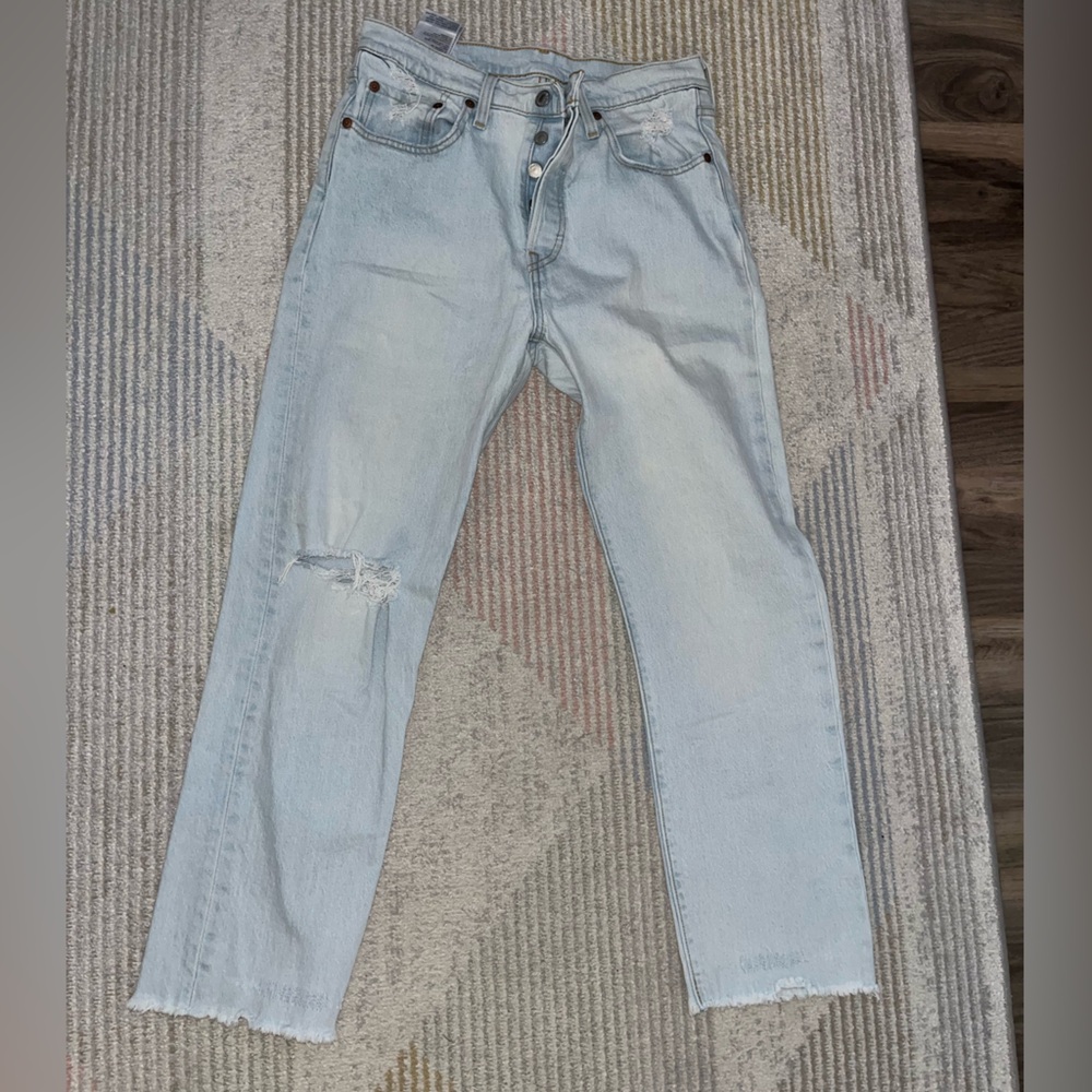 Levi’s Original 501 Cropped Jeans light wash distressed